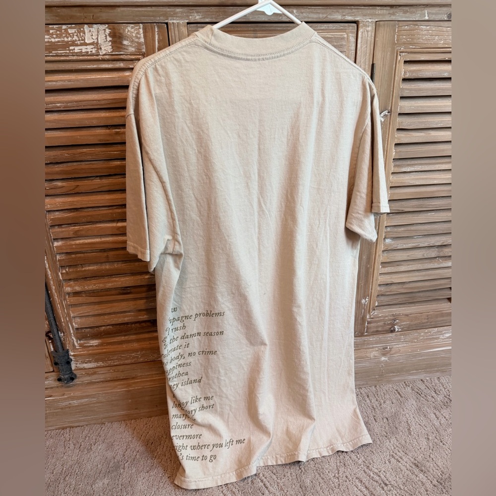 NWOT Taylor Swift I Dreamed Of You Cream Graphic Evermore Tee (Size Medium) - Picture 3 of 7
